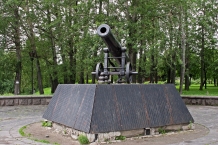 Памятный знак на месте Петровского завода
